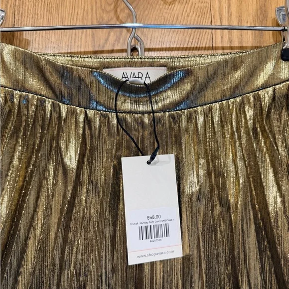 Hensley Gold Pleated Midi Skirt - Picture 10 of 11